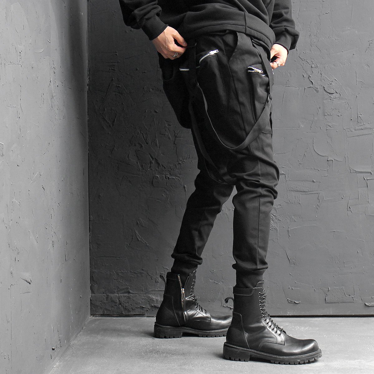 strap x pocket joggers