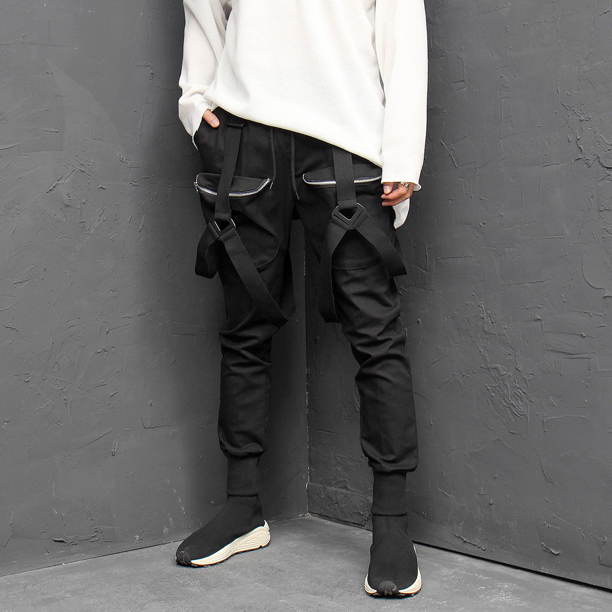 strap x pocket joggers